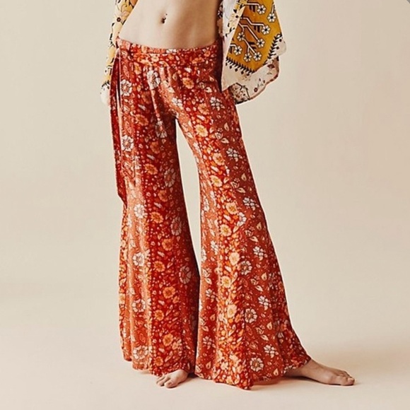 Free People Pants - Free People Fiji Flare Floral Boho Pull On Pants